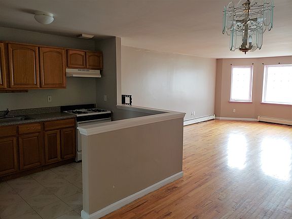 4th image of 176 Beach 97 St Unit 3