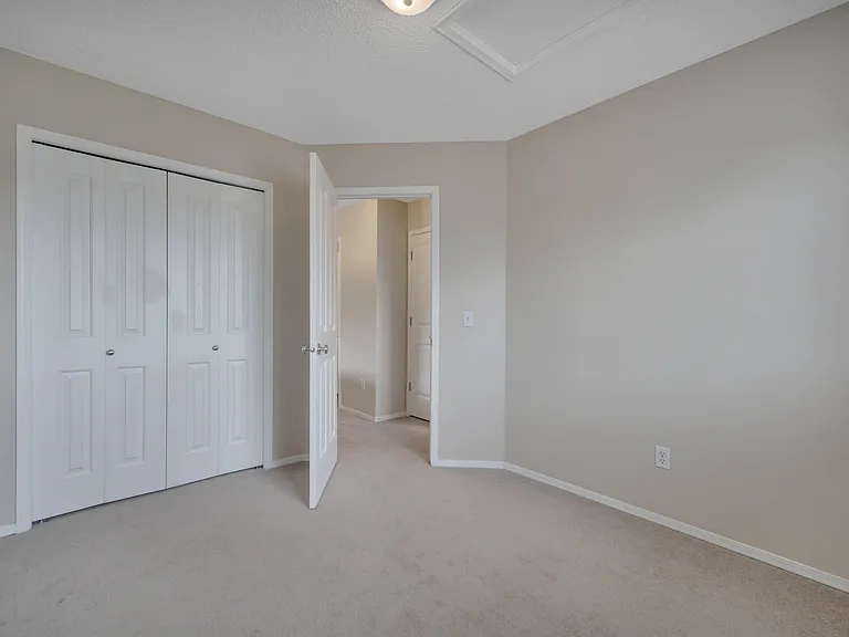 37 Vaughn Ave #37 — Photo 33