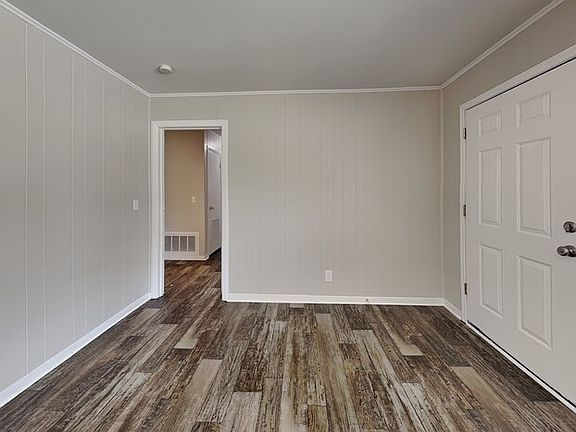 3rd image of 7537 Dalehurst Dr S