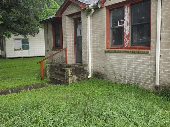 709 S East St, Abbeville, LA 70510