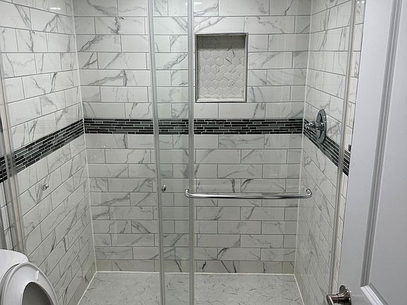 5th image of 891 13th St NE #B