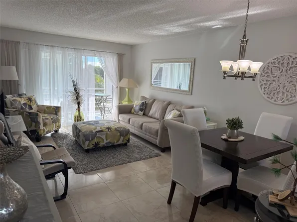 9400 Sunrise Lakes Boulevard #307, Sunrise, FL 33322