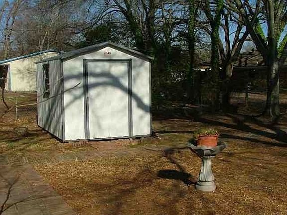 4th image of 330 Nichols Dr