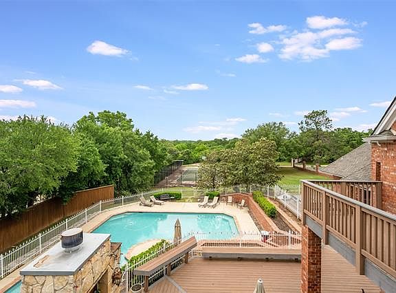 2nd image of 4601 Winewood Ct