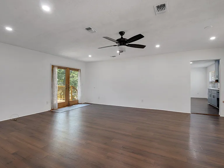 1112 Missionwood Ln — Photo 5