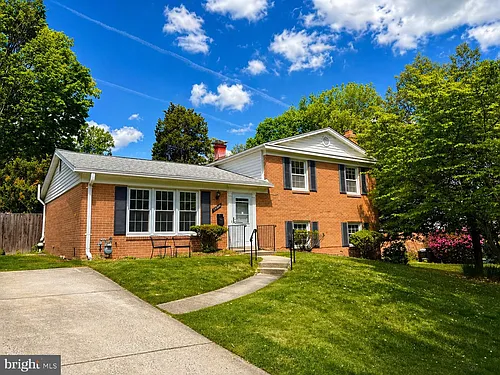 13208 Hathaway Dr Photo 1