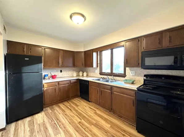 Gardenwood, 508 Tokos Grove Rd #5, Johnson City, NY 13790