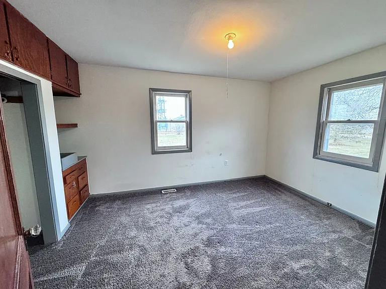 323 N 4th St — Photo 5