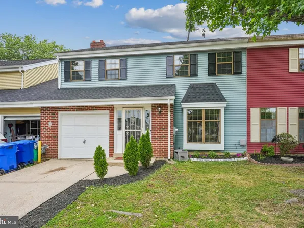 108 Mayfair Ln, Mount Laurel, NJ 08054