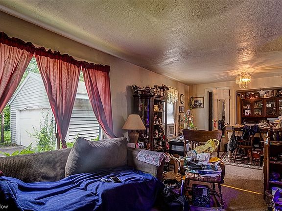 5th image of 1469 3rd St