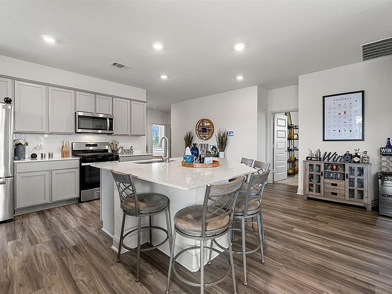 16401 Coratina Dr — Photo 18