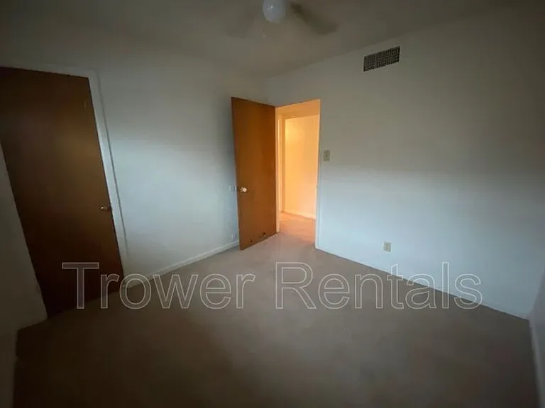 2620 Cambridge St — Photo 25