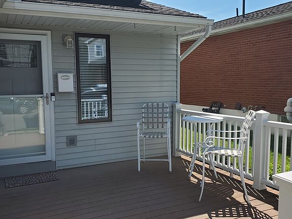 5th image of 322 Rogers Ave