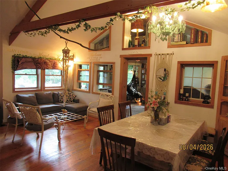 463 Mountain Rd — Photo 9