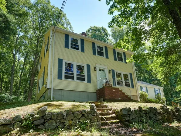35 Downey St, Hopkinton, MA 01748