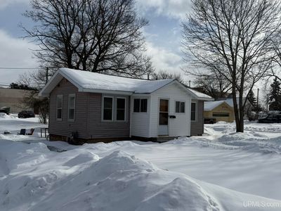 1101 Cedar Ave, Iron Mountain, MI, 49801