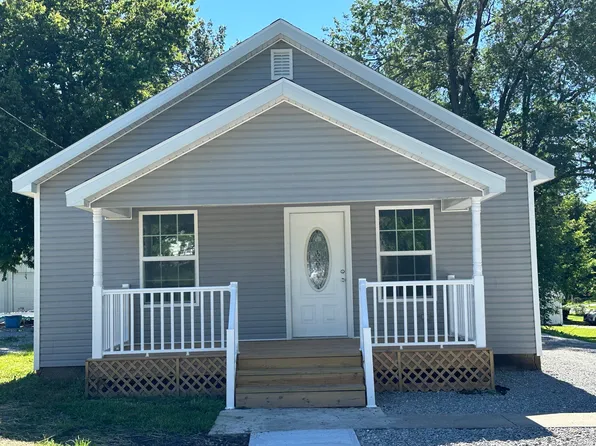 614 N Garfield Ave, Marshall, MO 65340