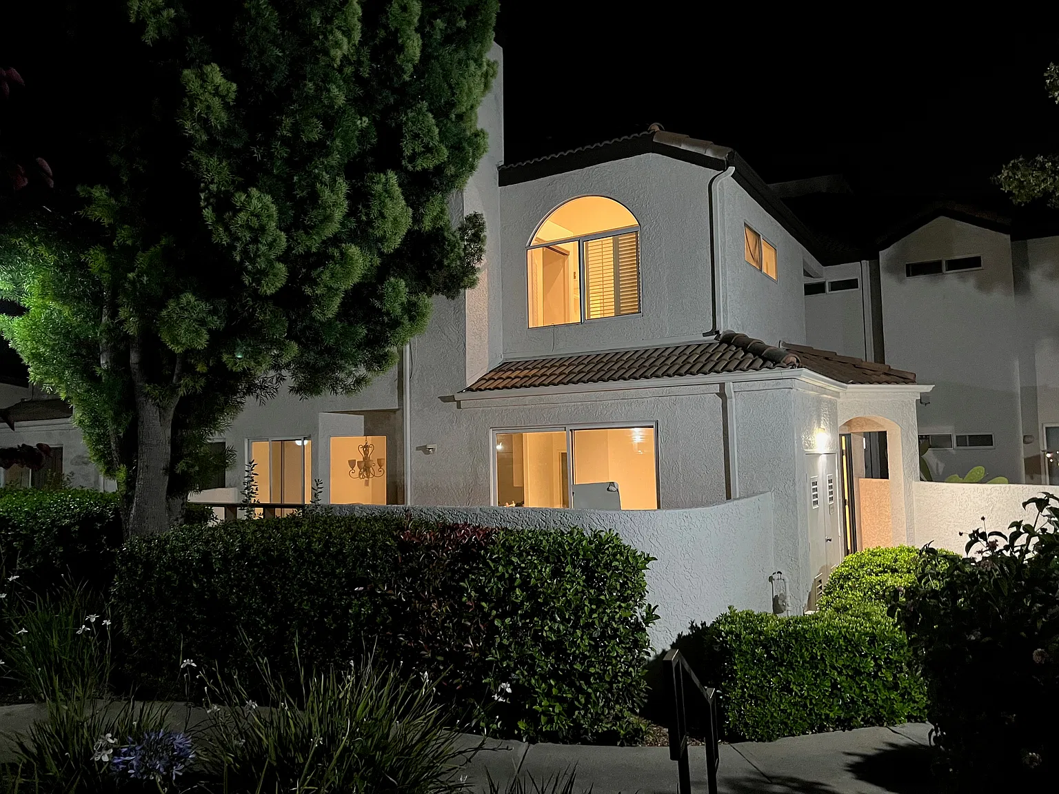 2 bed, 2.5 bath, 1100 sqft, $2,995 — Photo 3