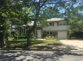 3071 Grand Ave, Baldwin, NY 11510