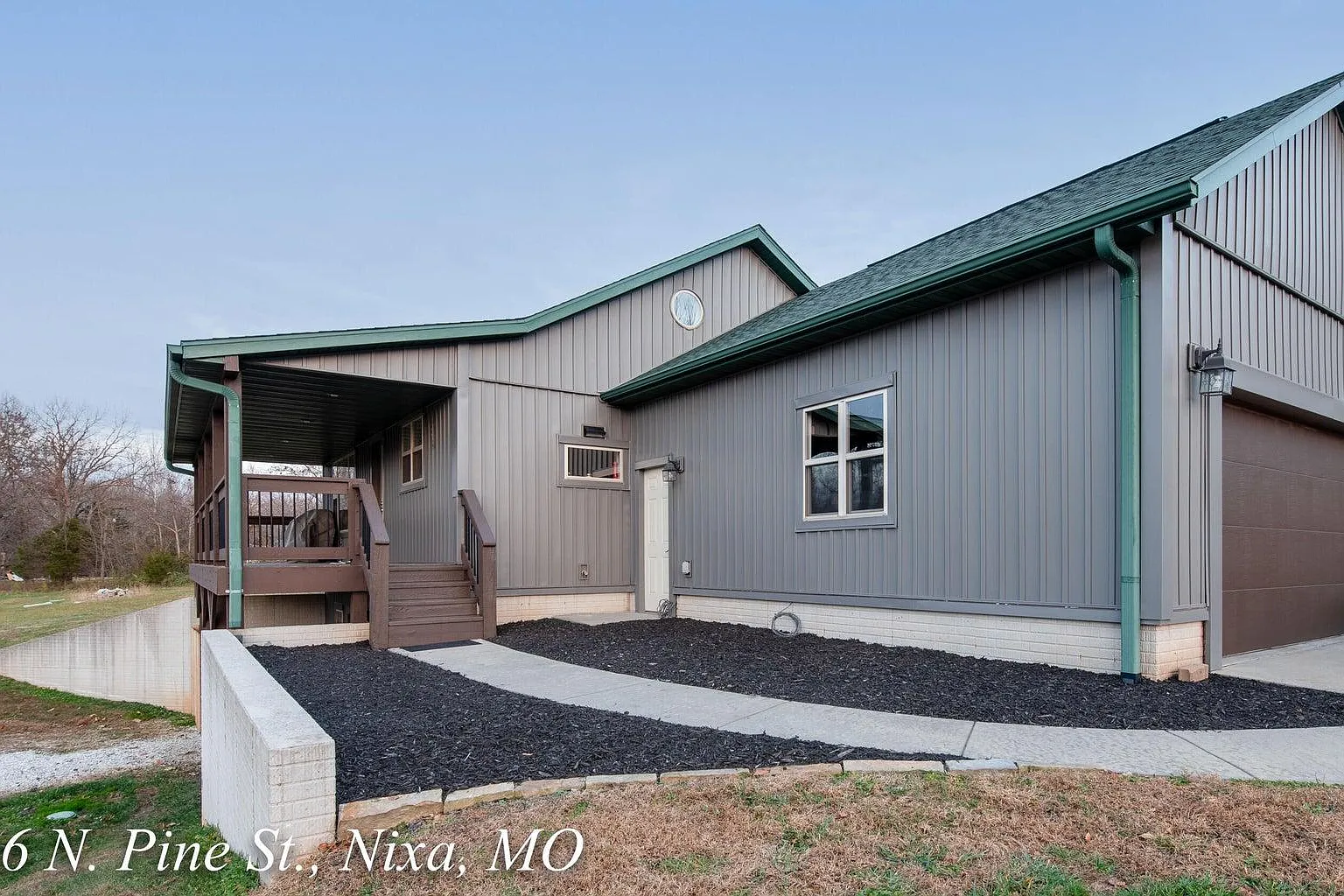 2 bed, 1972 sqft, $2,200 — Photo 1