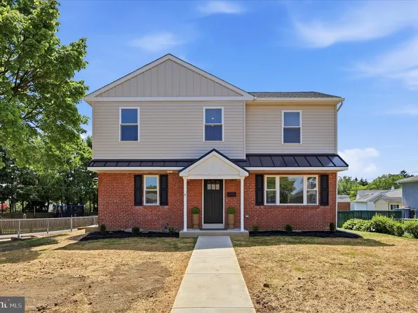 8 James Rd, Broomall, PA 19008