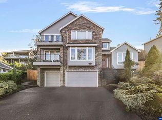 900 Chikamin Loop, Silverton, OR 97381