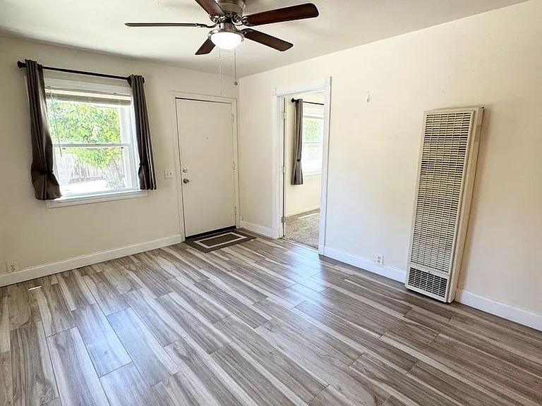 461 Walnut St — Photo 2