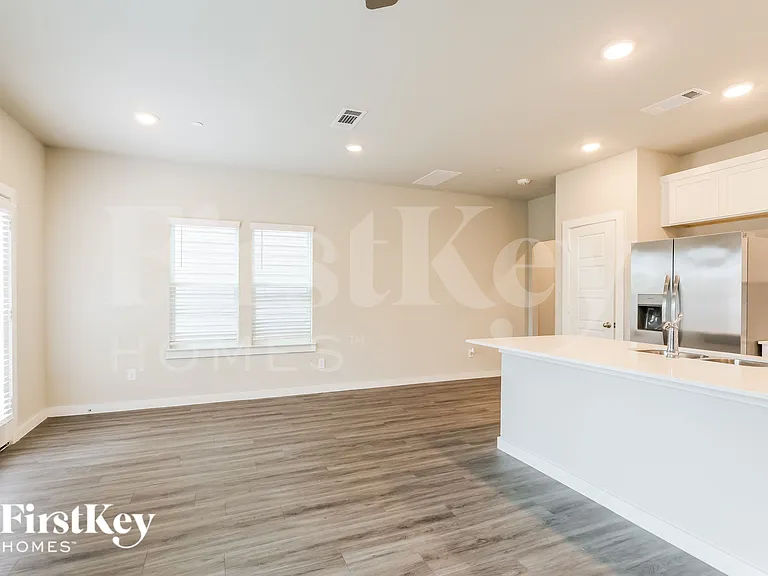 446 S Centro Cir — Photo 8