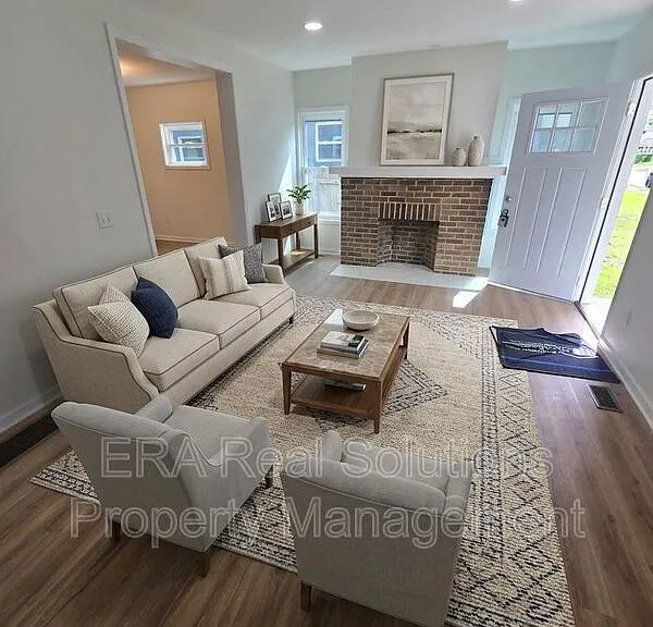 1536 E Weber Rd — Photo 1