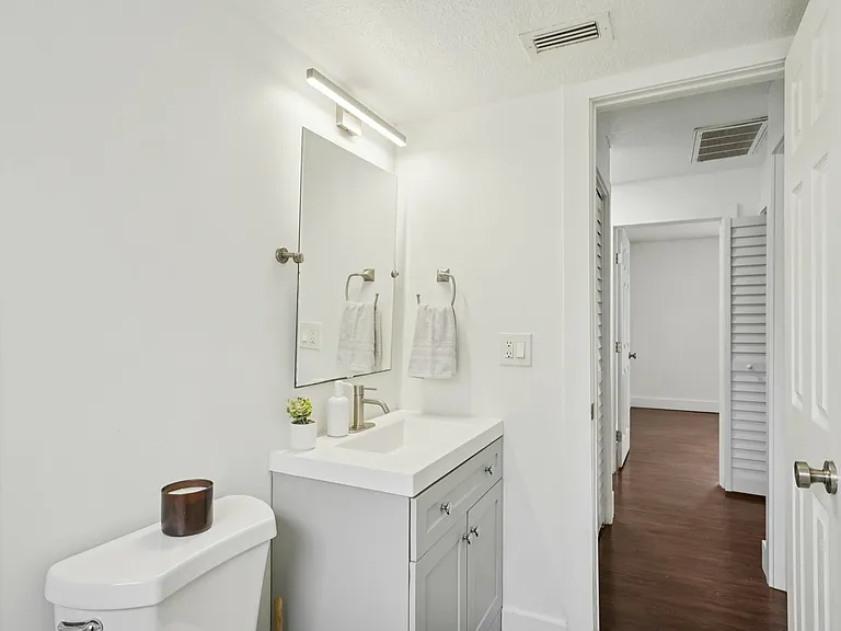 Gandy Parkside Apartments — Photo 35