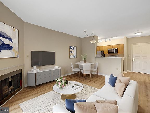 4th image of 12919 Alton Sq Suite 220