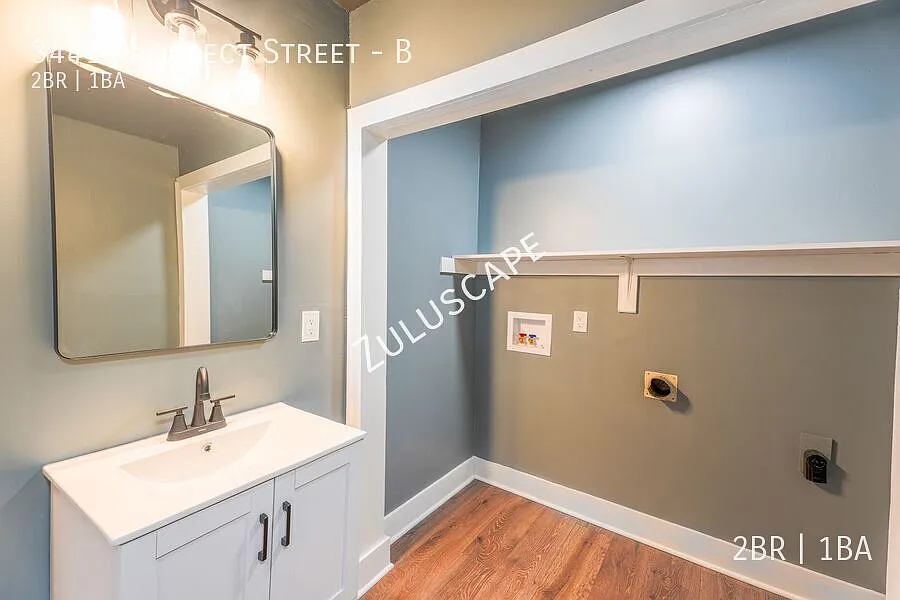 1/2 Off 2/1 Near Historic Fountain Square! — Photo 4