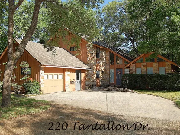 220 Tantallon Dr, Ocean Springs, MS 39564