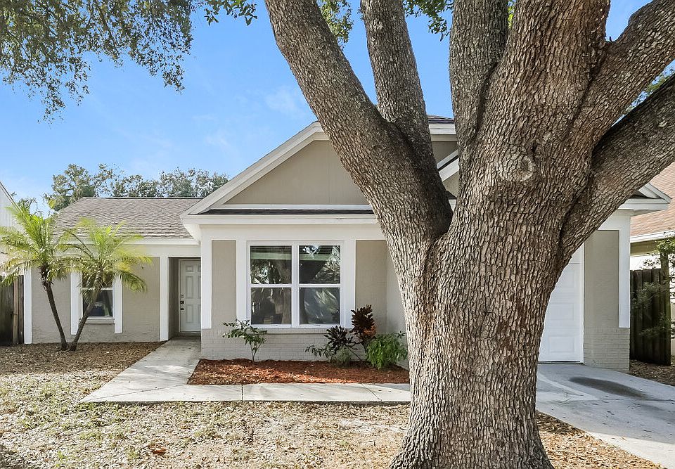 1st image of 318 Regal Park Dr