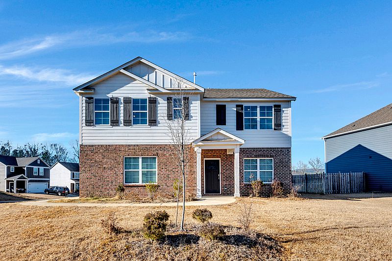 1st image of 1027 Park View Dr