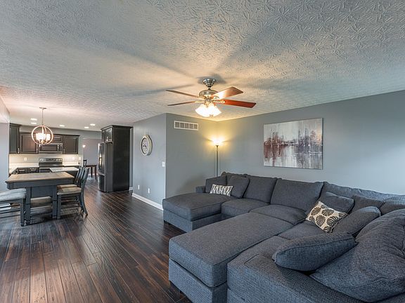3rd image of 1434 Shelby Cir