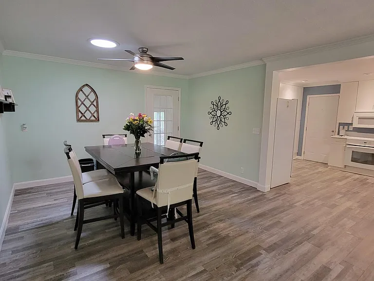 709 James Ave — Photo 8