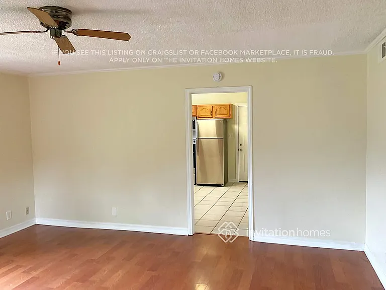 1359 Raymond Dr — Photo 3