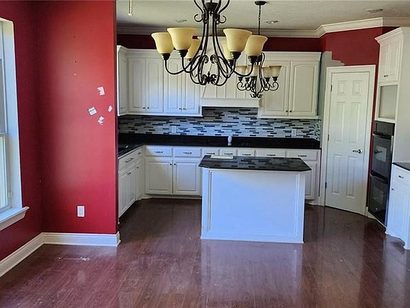 5th image of 2643 Judie St