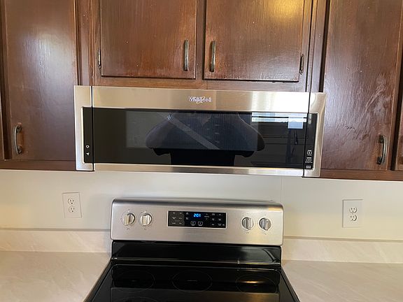 5th image of 7895 Vera Louise Cir