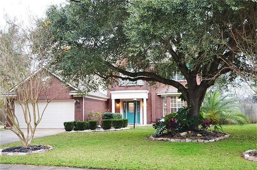 1st image of 204 Plum Cir