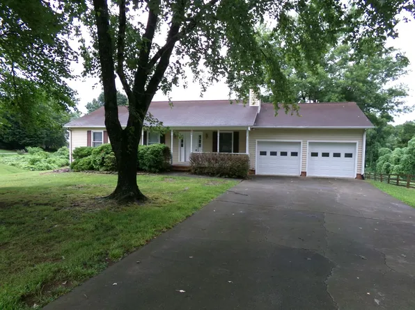 844 Leichester Square Ct, Kernersville, NC 27284