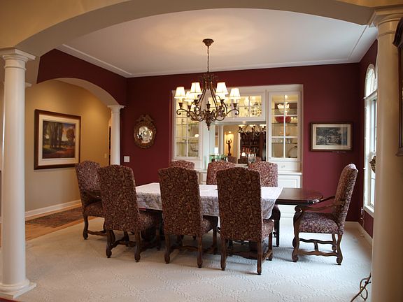 Formal dining room 