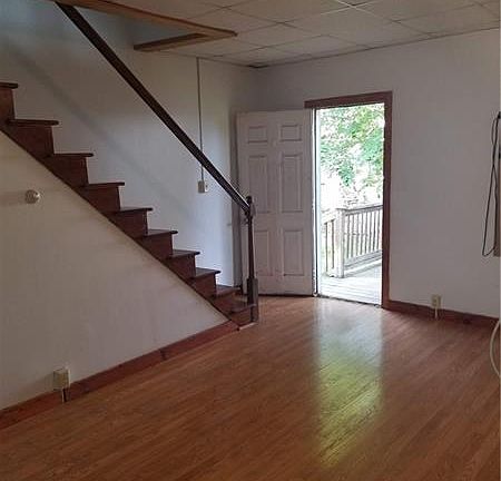 5th image of 116 1/2 S Franklin St