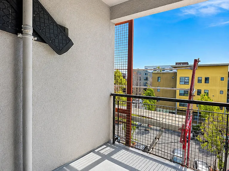 1121 40th St #4401 — Photo 16