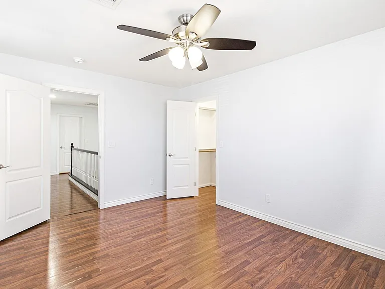 1049 Noble Isle St — Photo 36