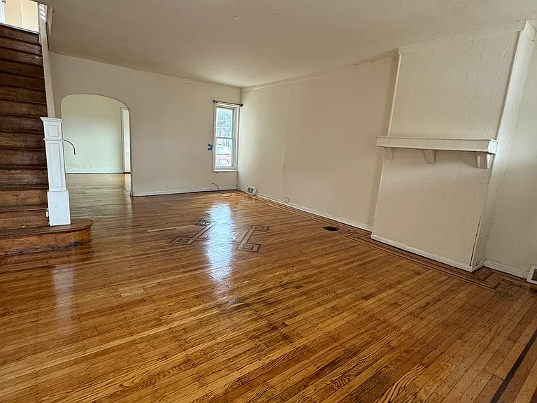 521 E Westmoreland St — Photo 5