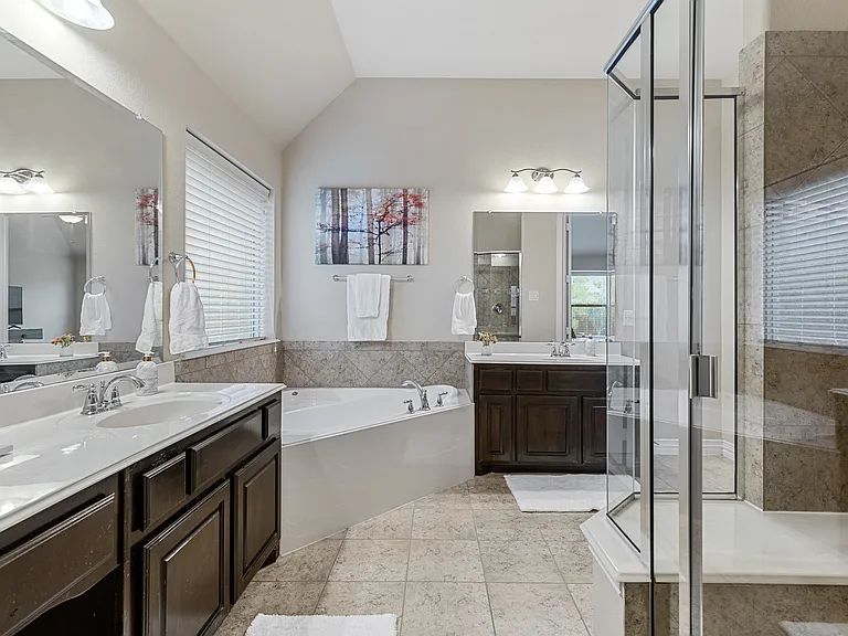 1100 Newchester Dr — Photo 21