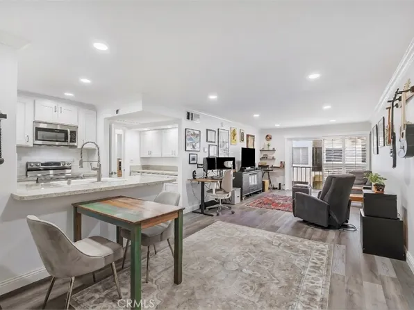 5257 Radford Ave Unit 208, Valley Village, CA 91607