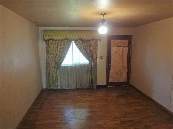 2nd image of 2142 Duff Dr